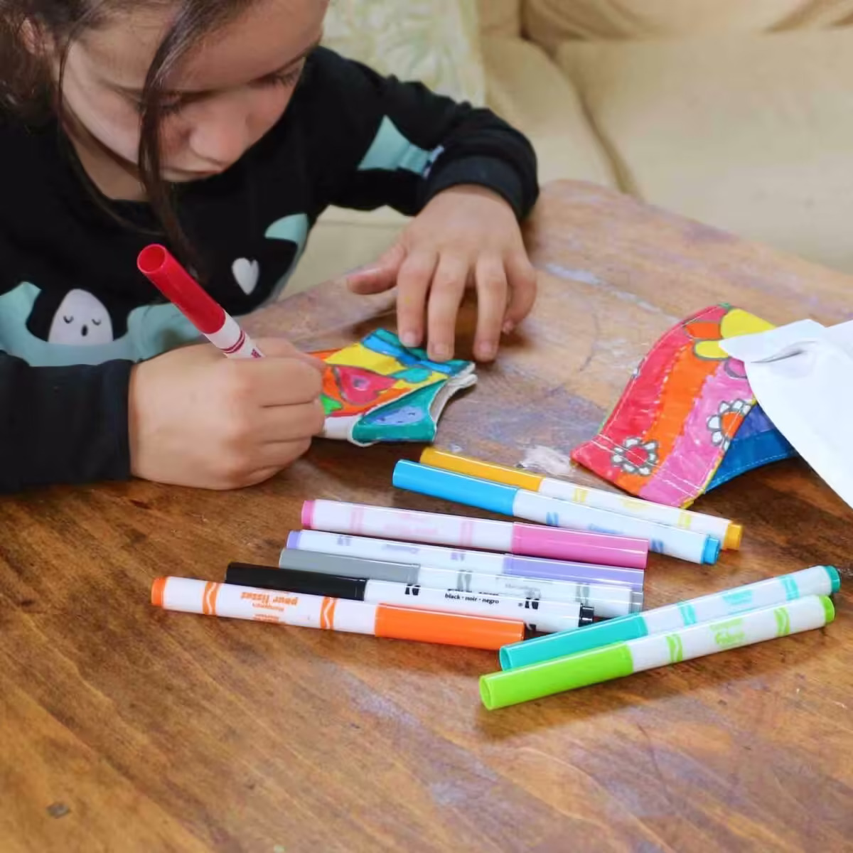 Face Covering Colouring Kit
